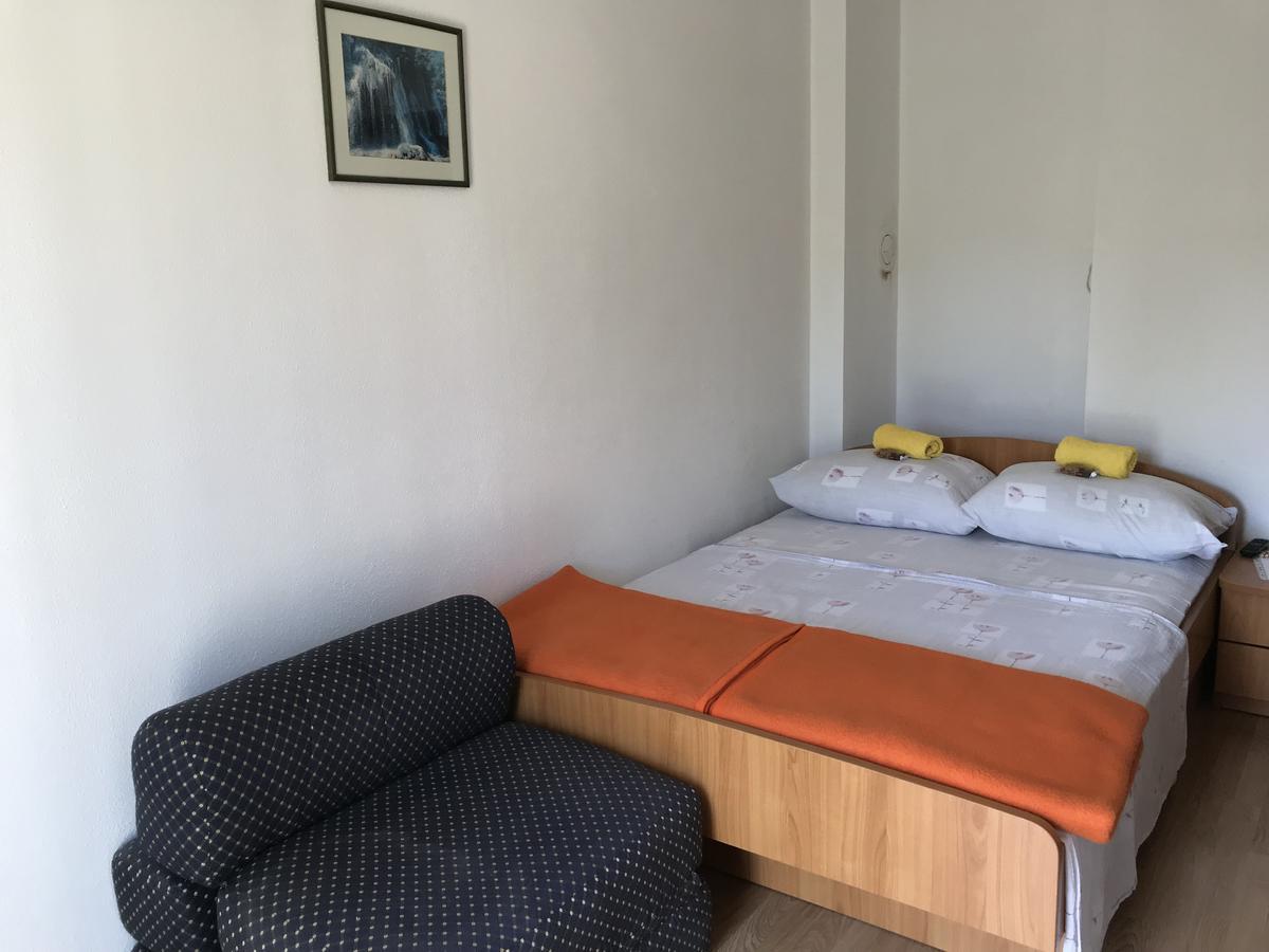Room Ivana نيوم المظهر الخارجي الصورة