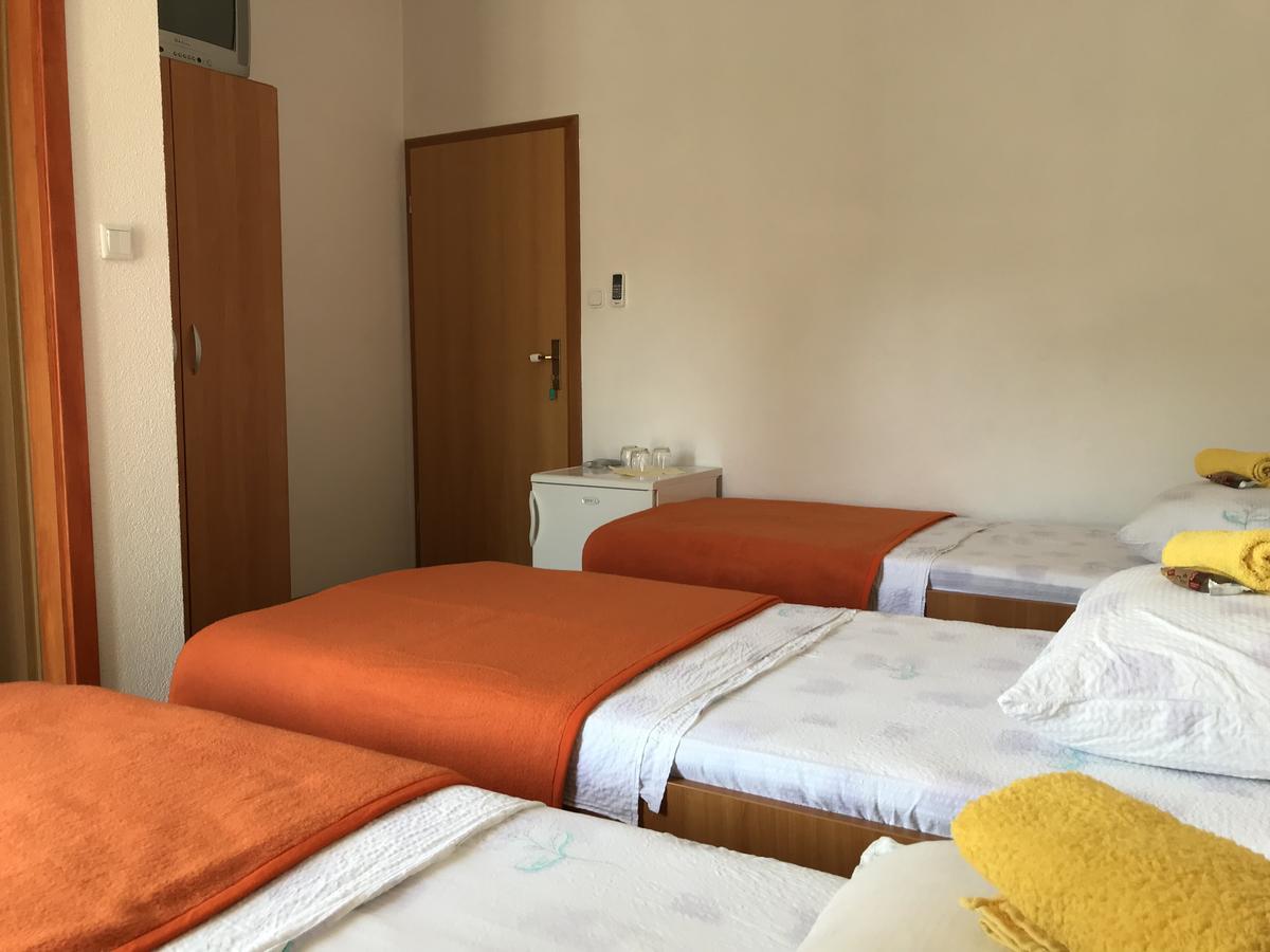 Room Ivana نيوم المظهر الخارجي الصورة
